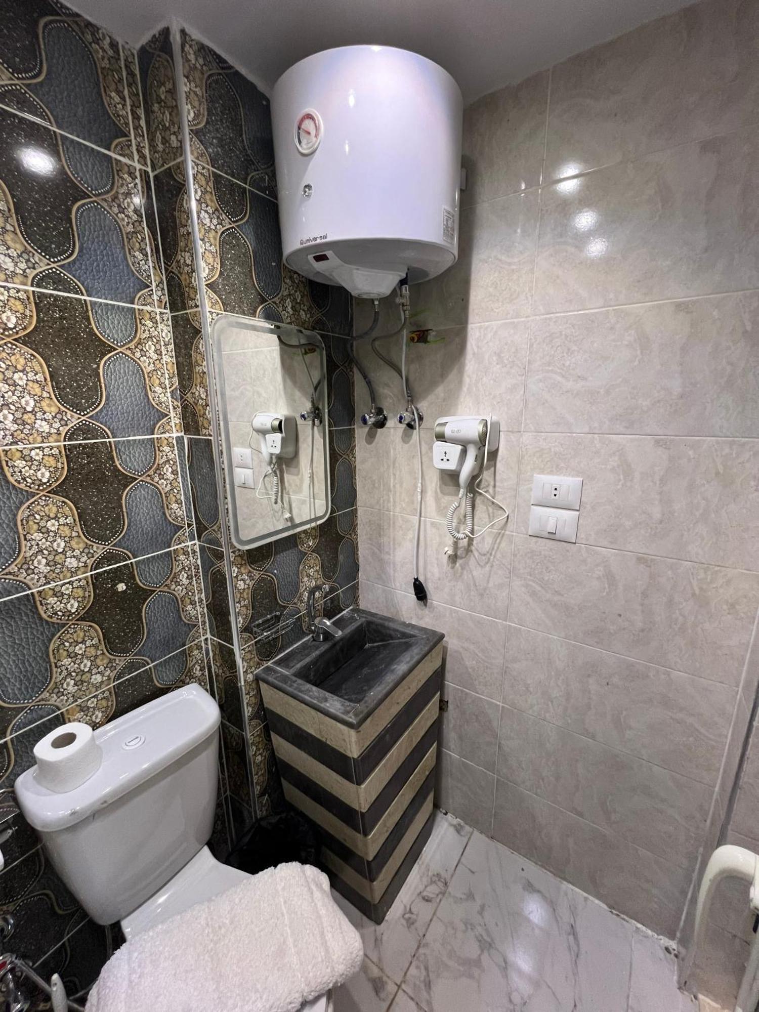 Isis Pyramids View Inn Kafrat al Jabal Exterior photo